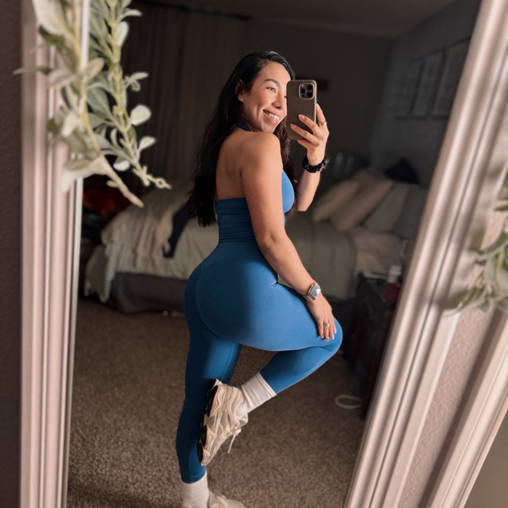 Meet your Posher, Claudia